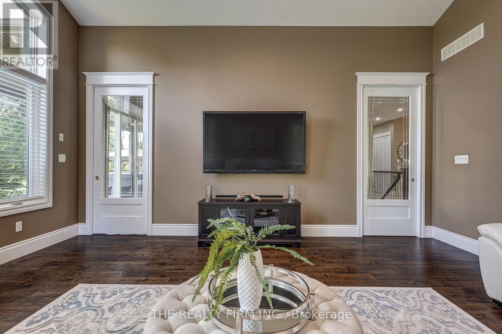 22060 Nissouri Road, Thames Centre, Ontario  N0M 2P0 - Photo 18 - X12393467