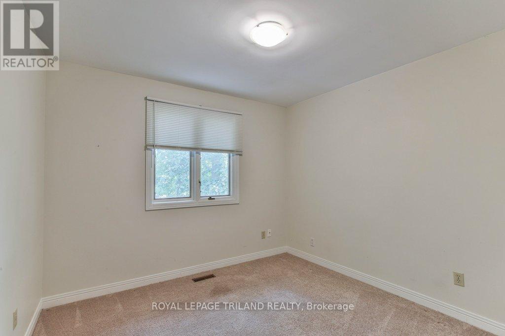 97 Timber Drive, London South, Ontario  N6K 3V6 - Photo 35 - X12393493