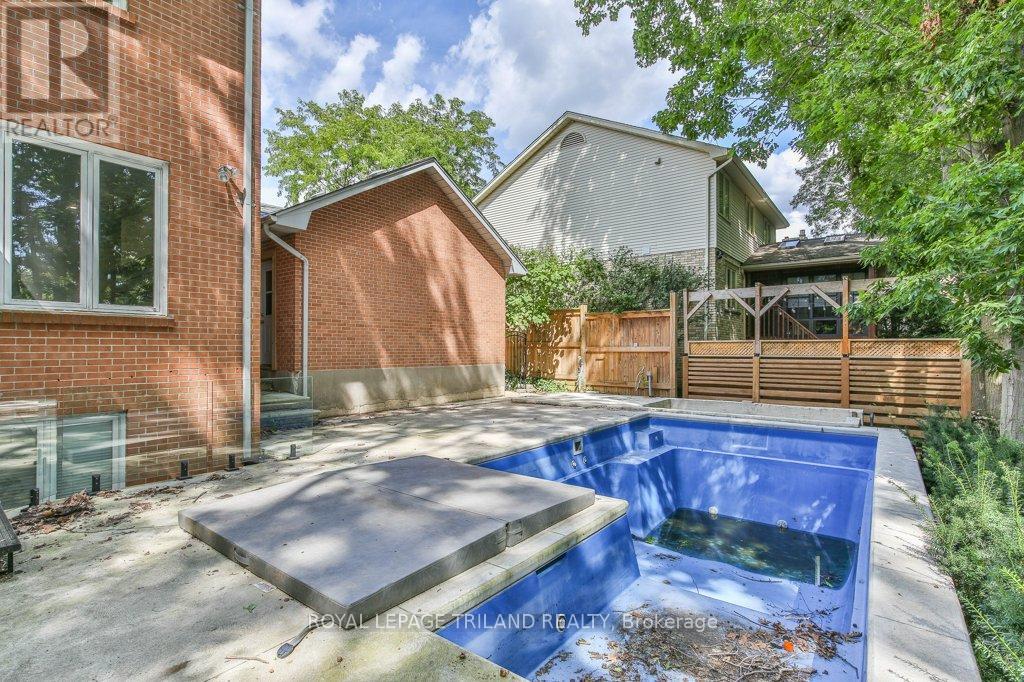 97 Timber Drive, London South, Ontario  N6K 3V6 - Photo 43 - X12393493