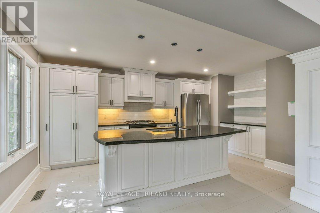 97 Timber Drive, London South, Ontario  N6K 3V6 - Photo 5 - X12393493