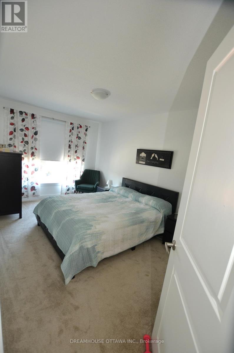 257 Finsbury Avenue, Ottawa, Ontario  K2S 2Y2 - Photo 16 - X12393510