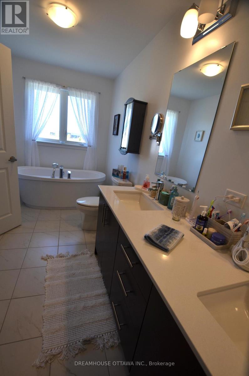 257 Finsbury Avenue, Ottawa, Ontario  K2S 2Y2 - Photo 26 - X12393510