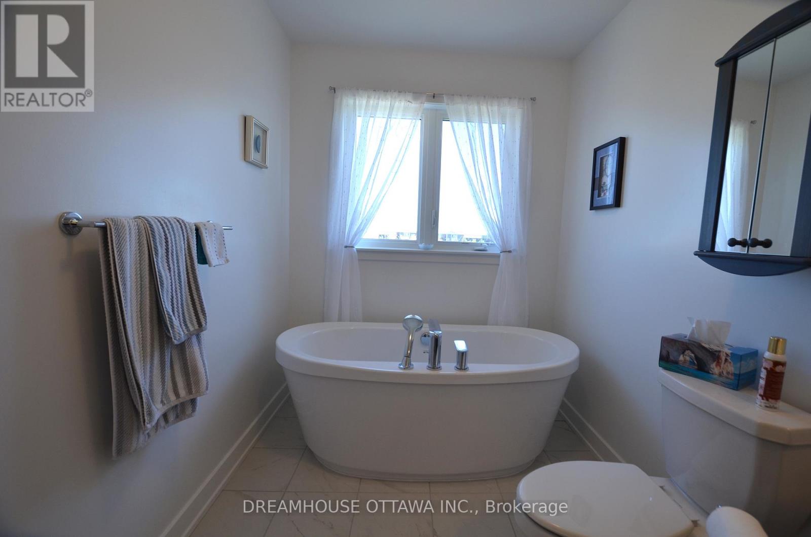 257 Finsbury Avenue, Ottawa, Ontario  K2S 2Y2 - Photo 27 - X12393510