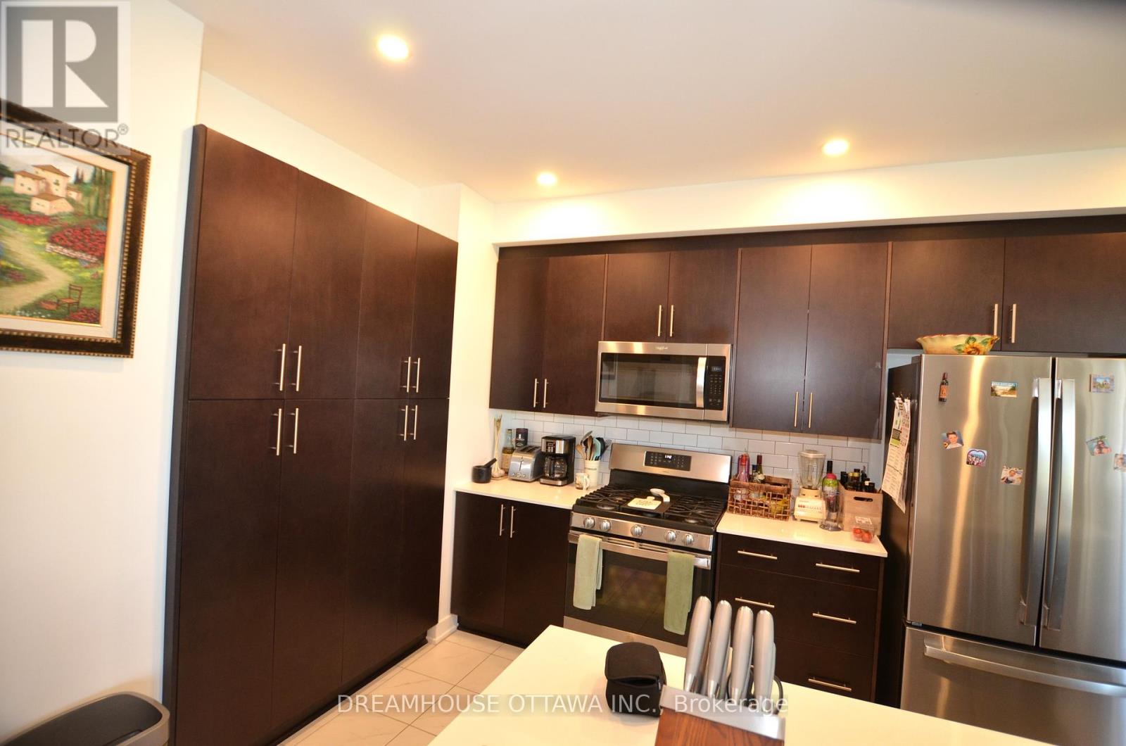 257 Finsbury Avenue, Ottawa, Ontario  K2S 2Y2 - Photo 9 - X12393510