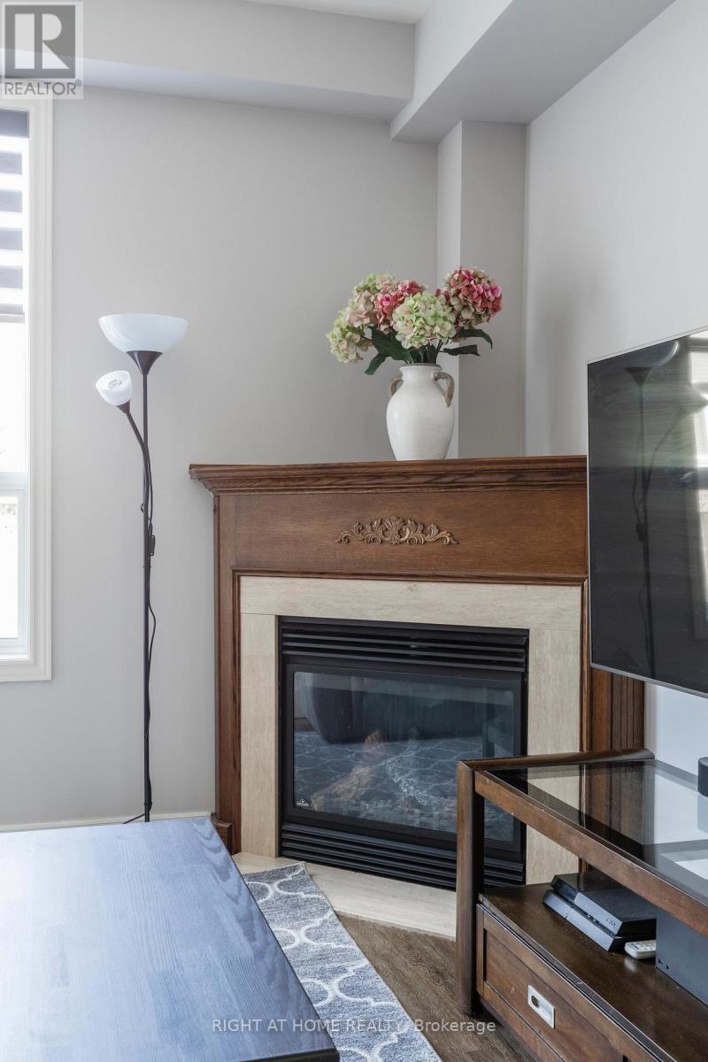56 Marina Point Crescent, Hamilton, Ontario  L8E 0E4 - Photo 10 - X12393400