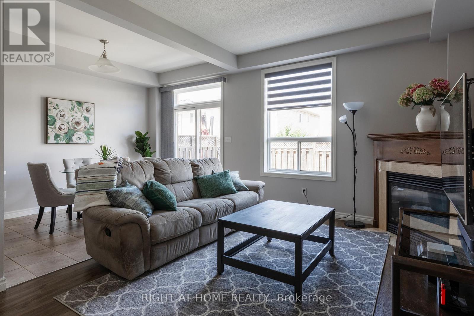 56 Marina Point Crescent, Hamilton, Ontario  L8E 0E4 - Photo 14 - X12393400