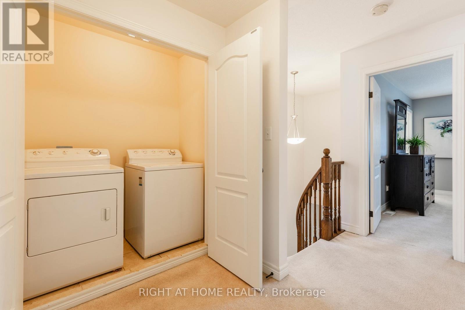 56 Marina Point Crescent, Hamilton, Ontario  L8E 0E4 - Photo 27 - X12393400