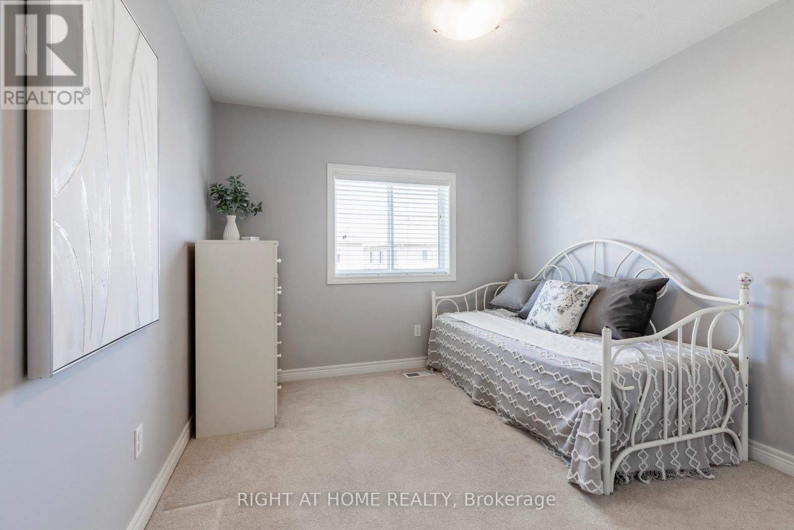56 Marina Point Crescent, Hamilton, Ontario  L8E 0E4 - Photo 33 - X12393400