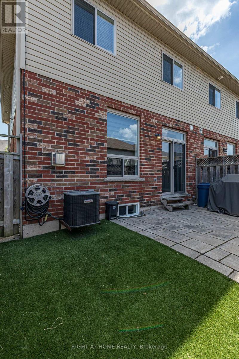56 Marina Point Crescent, Hamilton, Ontario  L8E 0E4 - Photo 45 - X12393400