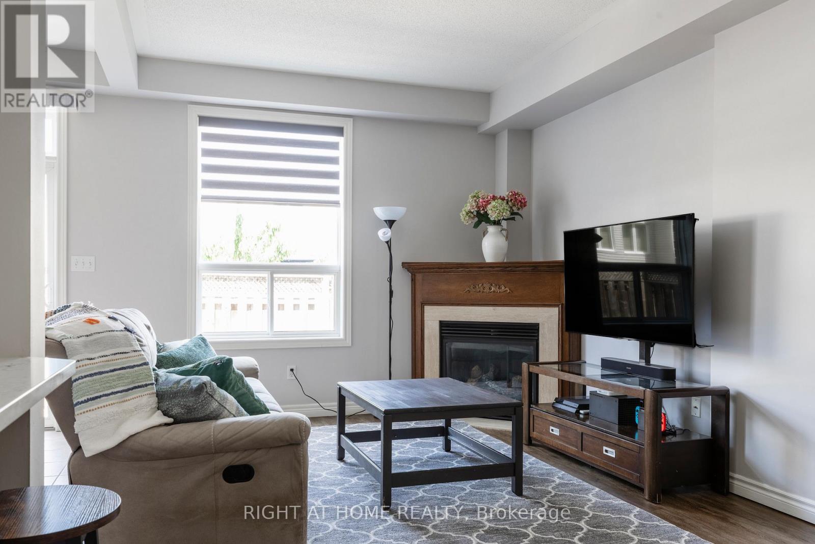 56 Marina Point Crescent, Hamilton, Ontario  L8E 0E4 - Photo 8 - X12393400