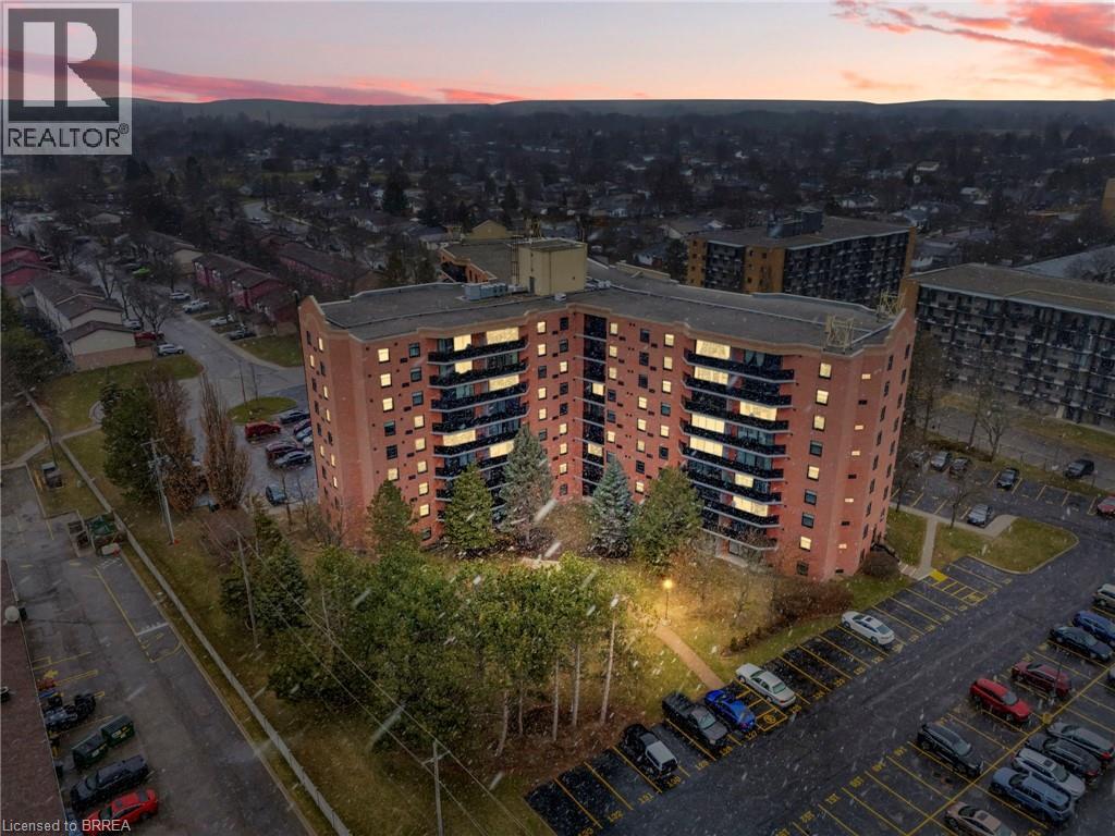 9 BONHEUR Court Unit# 902, Brantford, Ontario