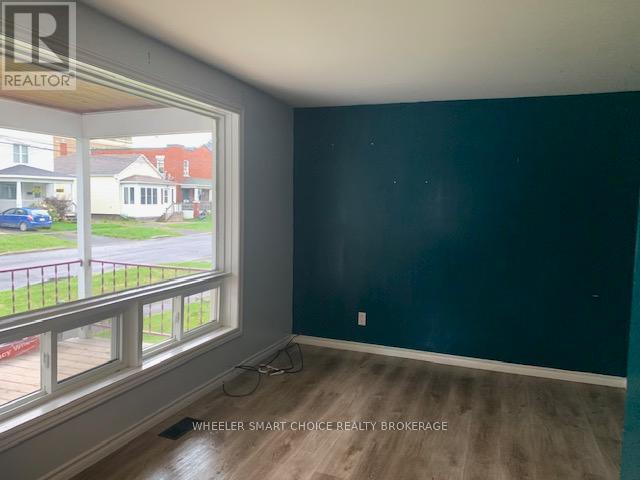 29 Baldwin Avenue, Cornwall, Ontario  K6H 4H7 - Photo 2 - X12393507