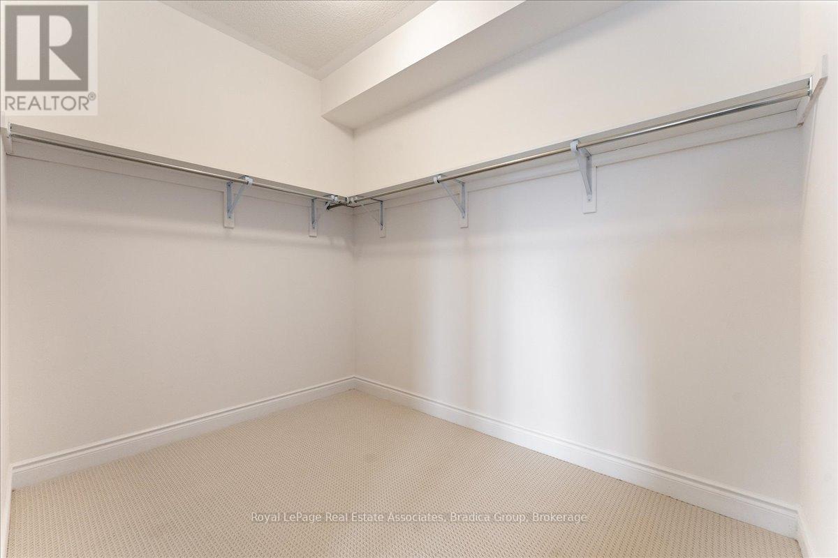 3077 Perkins Way, Oakville, Ontario  L6H 7G1 - Photo 19 - W12392631