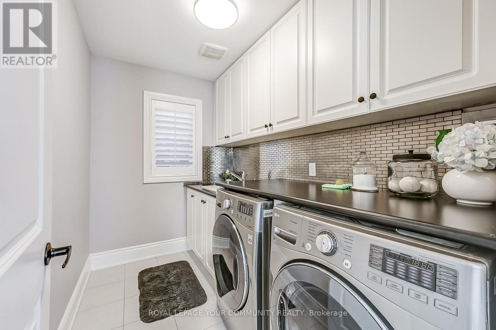 17 Claudview Street, King (King City), Ontario  L7B 0C6 - Photo 24 - N12391554