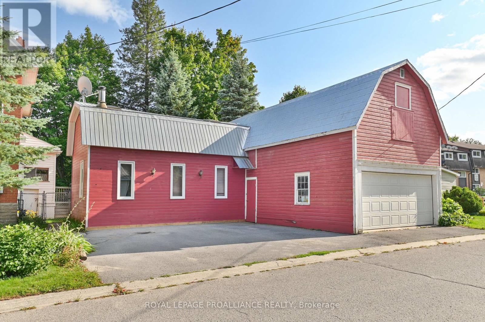 262 Metcalf Street, Tweed, Ontario K0K 3J0 - Photo 33 - X12392235