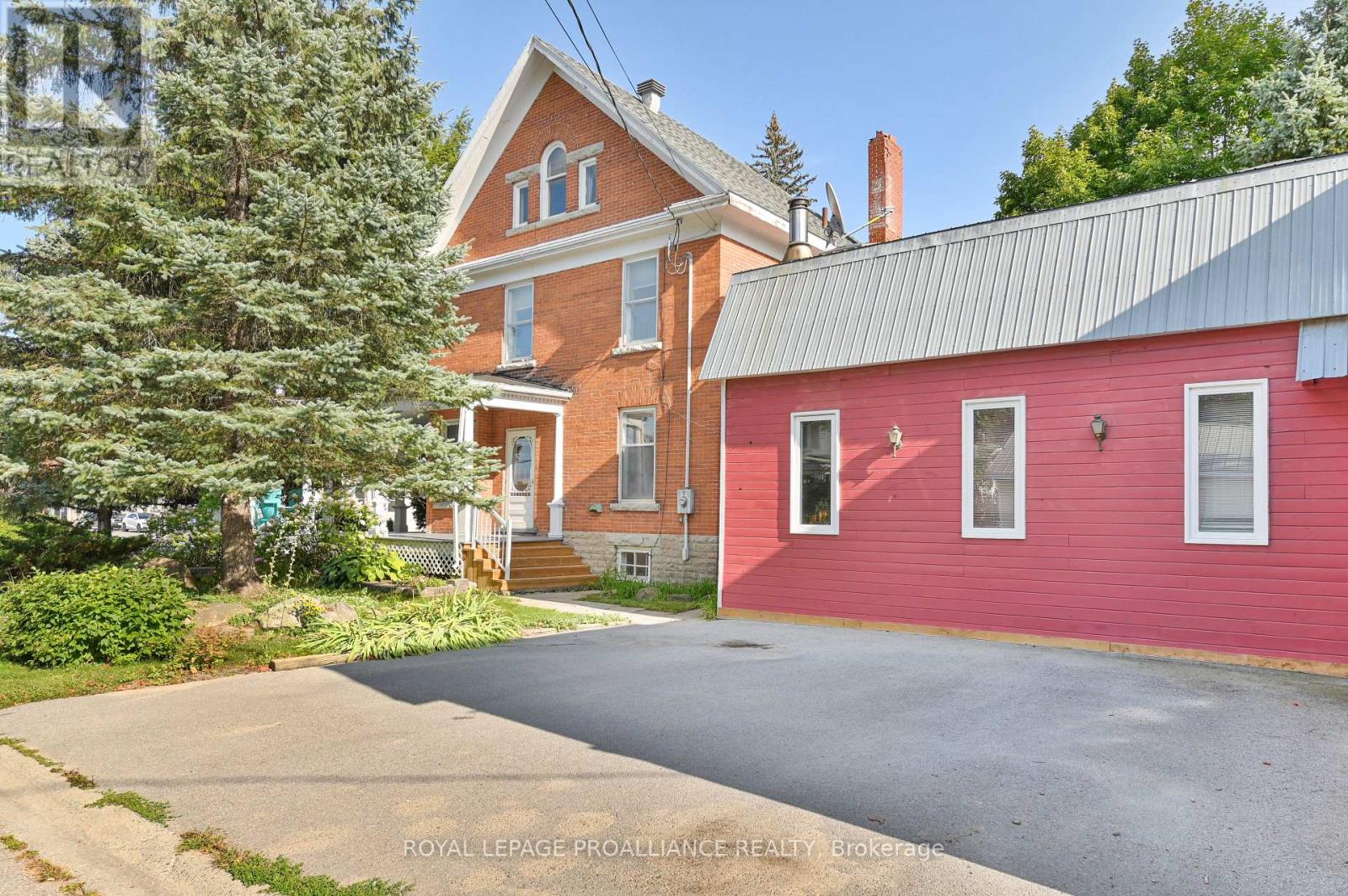 262 Metcalf Street, Tweed, Ontario K0K 3J0 - Photo 41 - X12392235