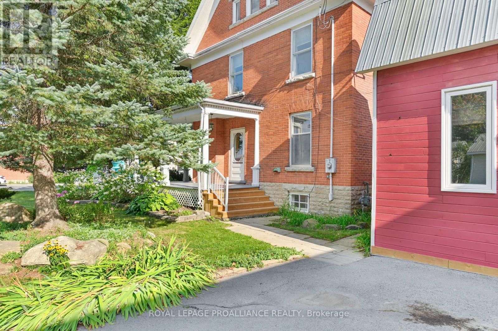 262 Metcalf Street, Tweed, Ontario K0K 3J0 - Photo 42 - X12392235
