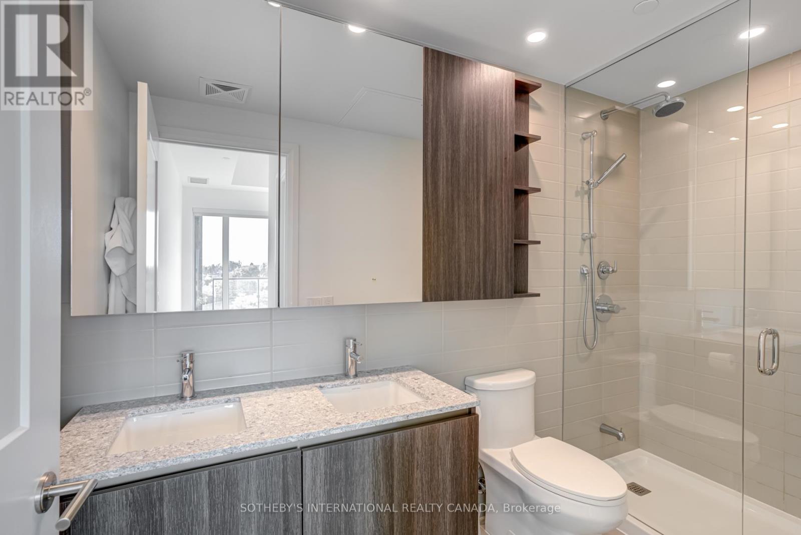 707 - 21 Park Street E, Mississauga, Ontario  L5G 0C2 - Photo 17 - W12392614