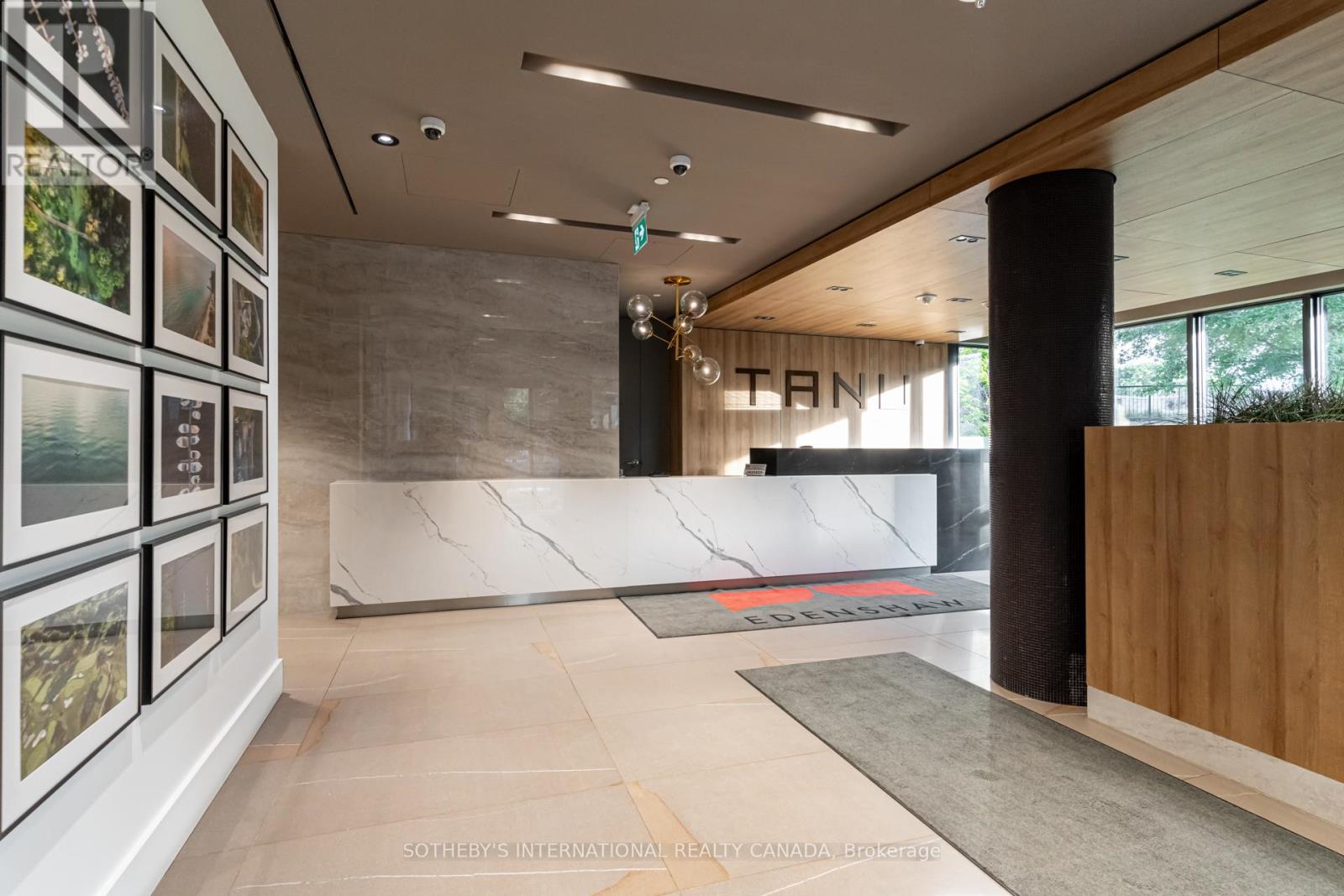 707 - 21 Park Street E, Mississauga, Ontario  L5G 0C2 - Photo 2 - W12392614