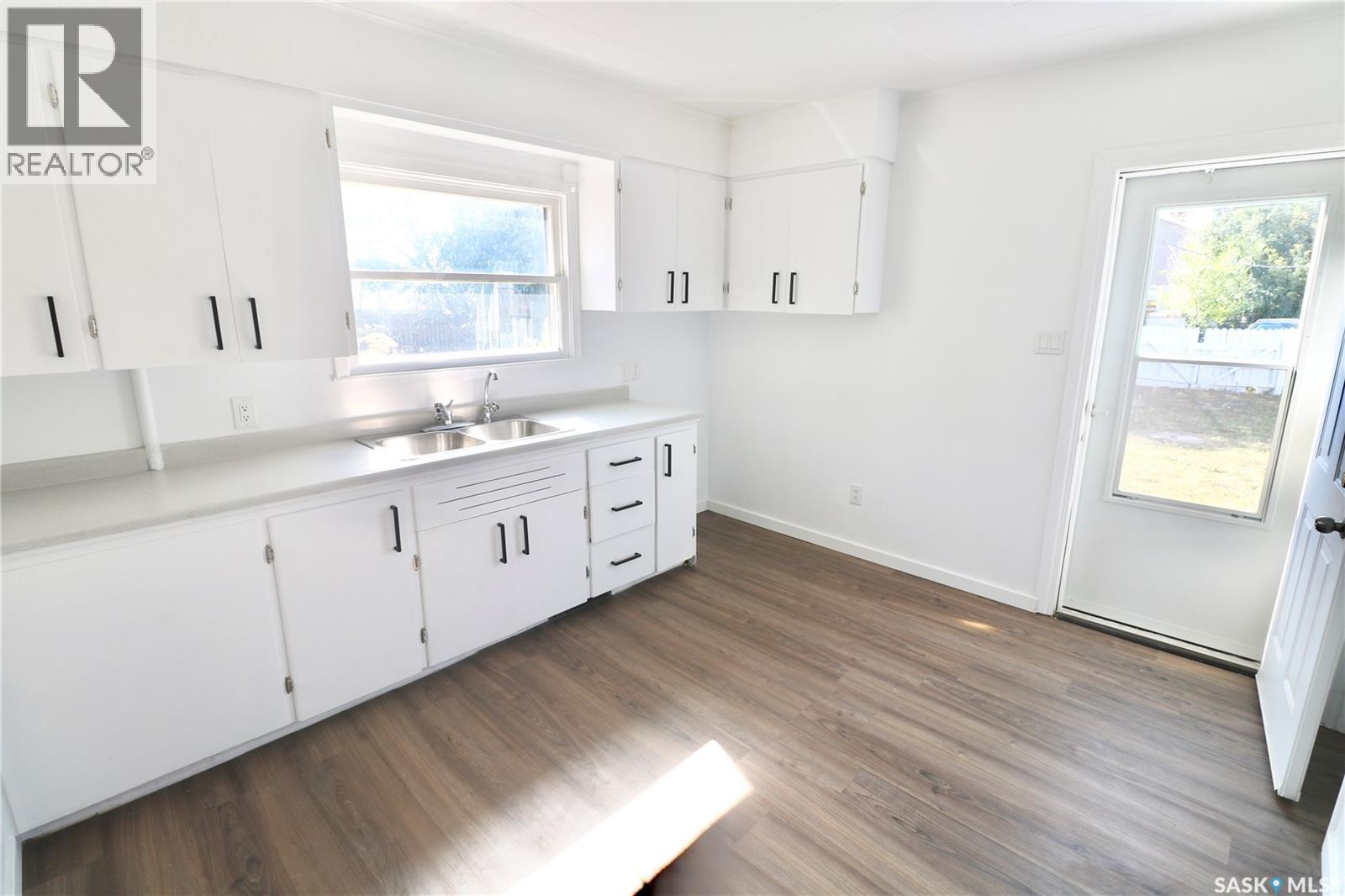 436 Scarth Street, Regina, Saskatchewan  S4R 2C5 - Photo 2 - SK017986