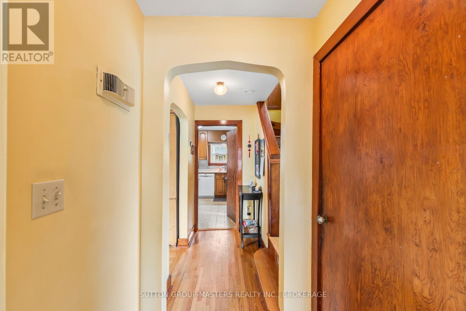 284 Helen Street, Kingston, Ontario  K7L 4P7 - Photo 8 - X12393669
