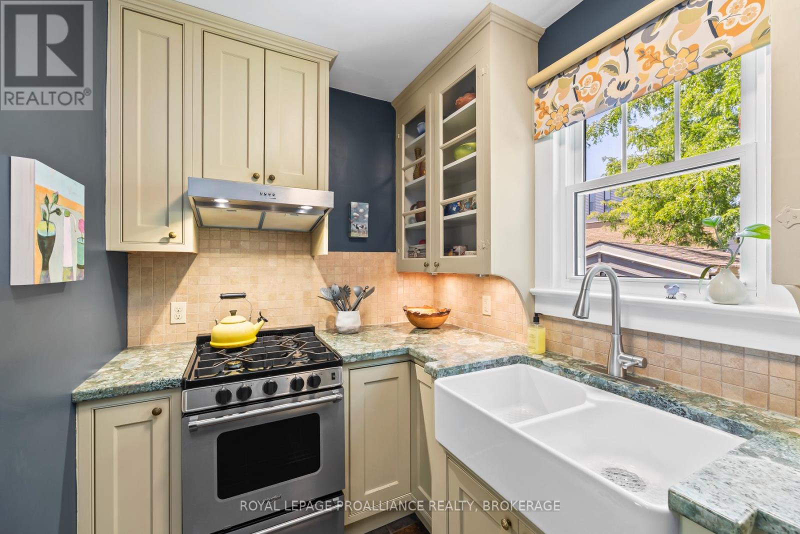 16 Drayton Avenue, Kingston, Ontario  K7K 4X6 - Photo 13 - X12393774