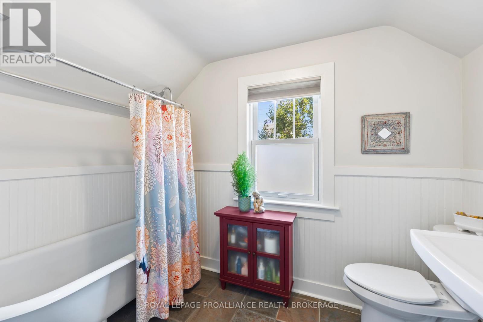 16 Drayton Avenue, Kingston, Ontario  K7K 4X6 - Photo 24 - X12393774
