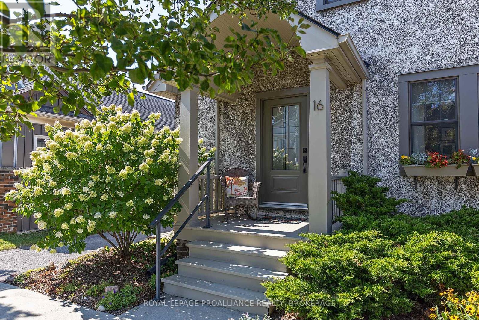 16 Drayton Avenue, Kingston, Ontario  K7K 4X6 - Photo 3 - X12393774