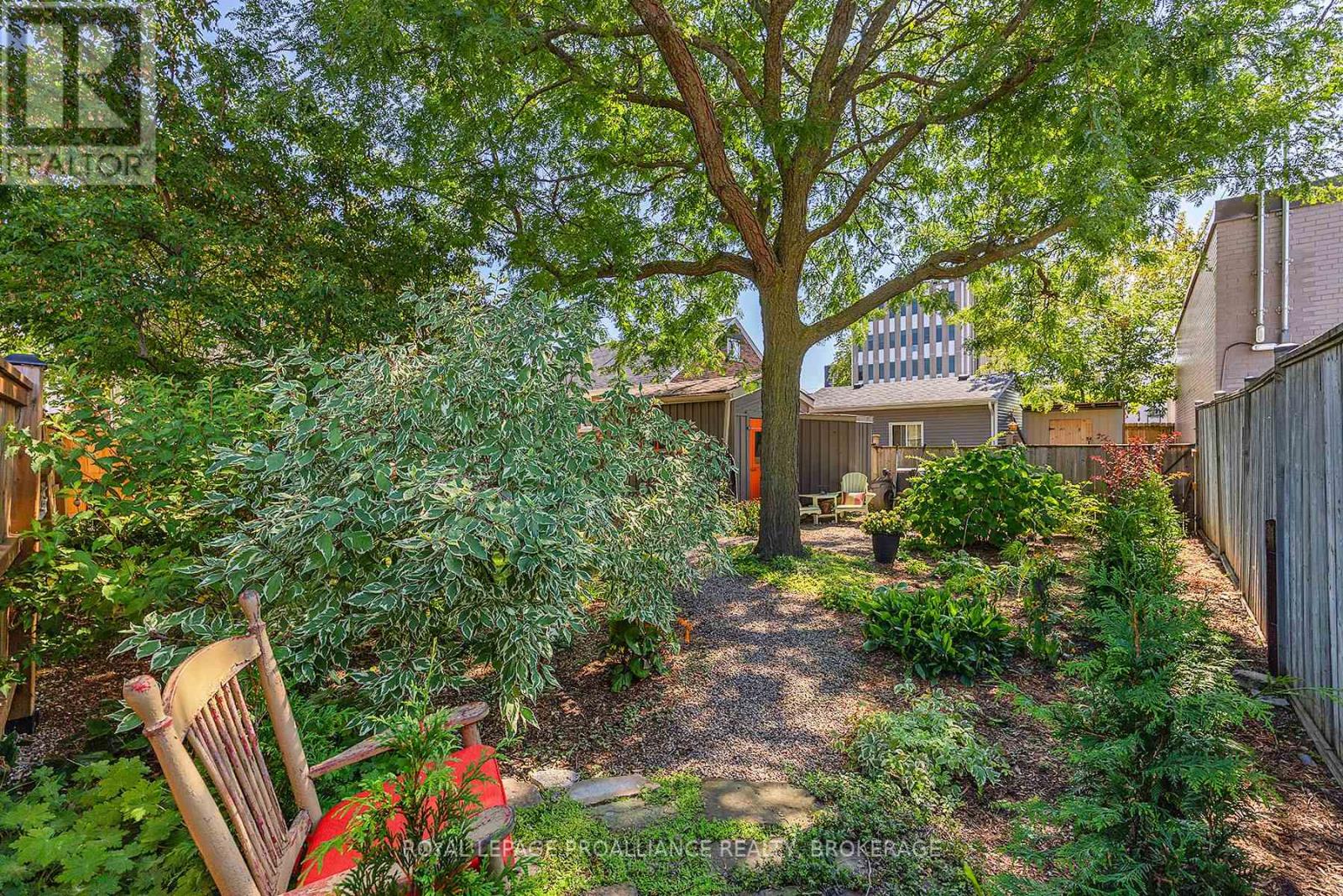 16 Drayton Avenue, Kingston, Ontario  K7K 4X6 - Photo 37 - X12393774