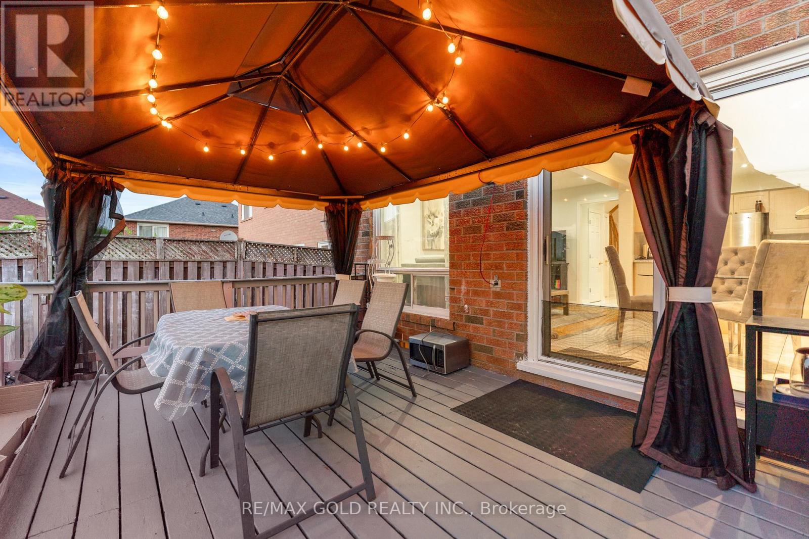 83 Mount Ranier Crescent, Brampton (Sandringham-Wellington), Ontario  L6R 2L1 - Photo 39 - W12393197