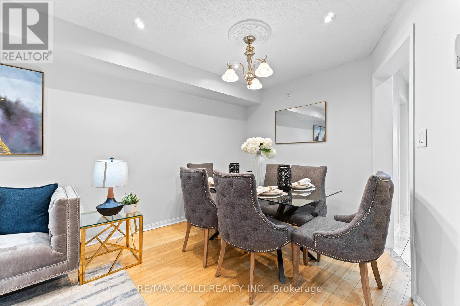 83 Mount Ranier Crescent, Brampton (Sandringham-Wellington), Ontario  L6R 2L1 - Photo 11 - W12393197