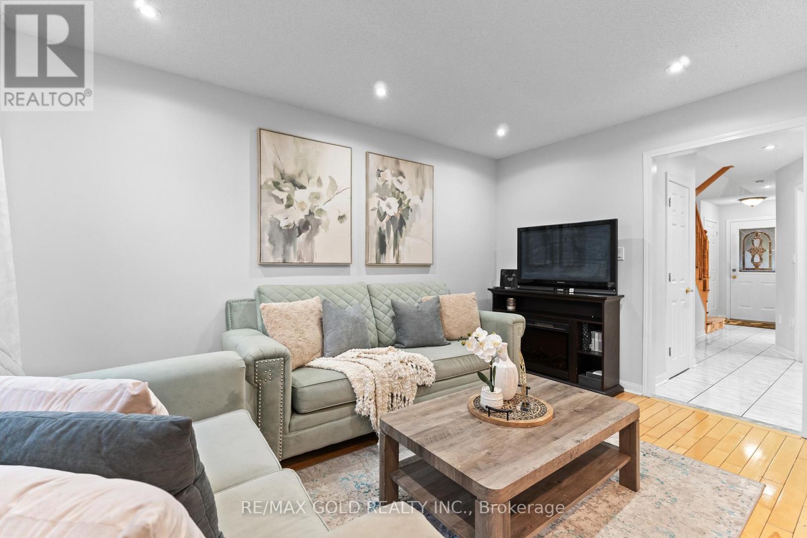 83 Mount Ranier Crescent, Brampton (Sandringham-Wellington), Ontario  L6R 2L1 - Photo 22 - W12393197