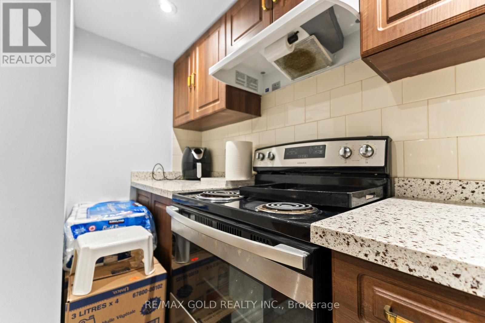 83 Mount Ranier Crescent, Brampton (Sandringham-Wellington), Ontario  L6R 2L1 - Photo 34 - W12393197