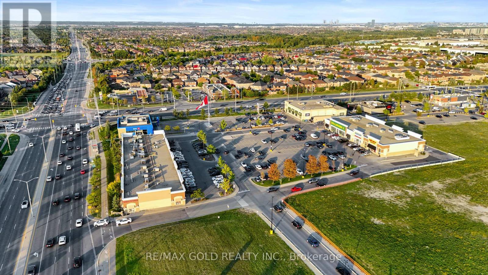 83 Mount Ranier Crescent, Brampton (Sandringham-Wellington), Ontario  L6R 2L1 - Photo 49 - W12393197