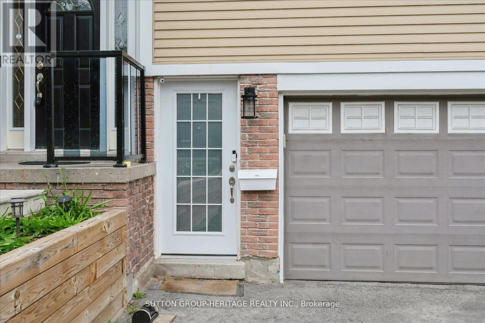 705 Anderson Street, Whitby, Ontario  L1N 3W1 - Photo 2 - E12393485