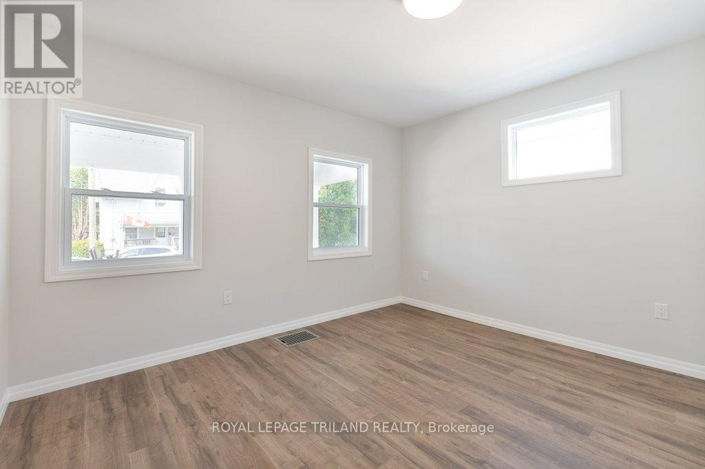 35 Inkerman Street, St. Thomas, Ontario  N5P 3E9 - Photo 12 - X12393585