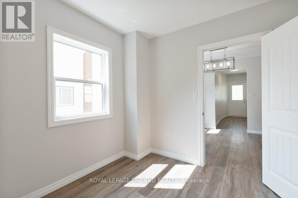 35 Inkerman Street, St. Thomas, Ontario  N5P 3E9 - Photo 15 - X12393585