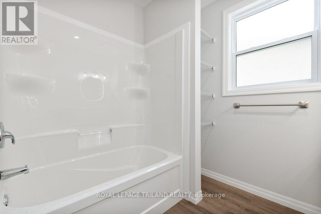 35 Inkerman Street, St. Thomas, Ontario  N5P 3E9 - Photo 24 - X12393585