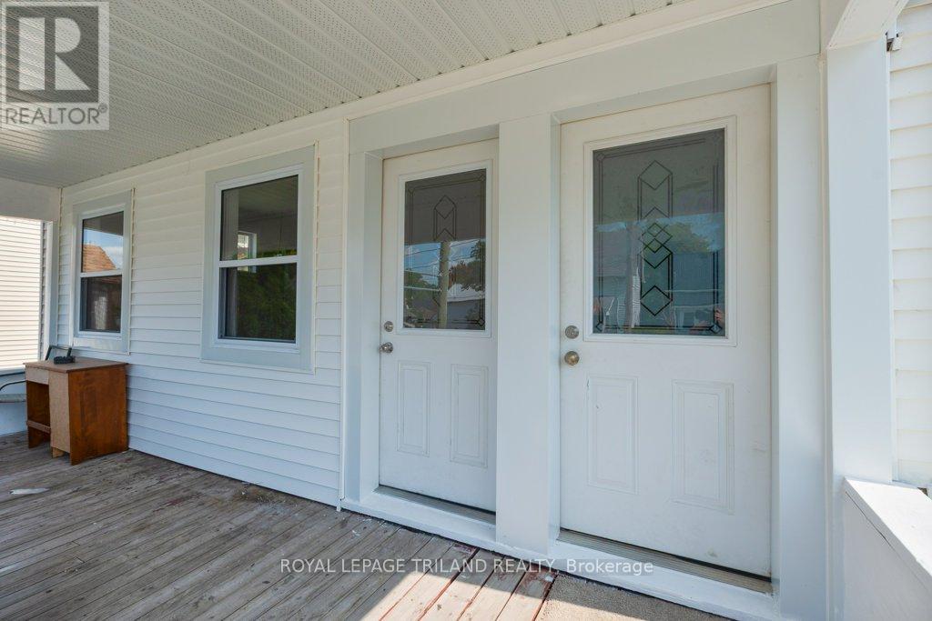35 Inkerman Street, St. Thomas, Ontario  N5P 3E9 - Photo 3 - X12393585