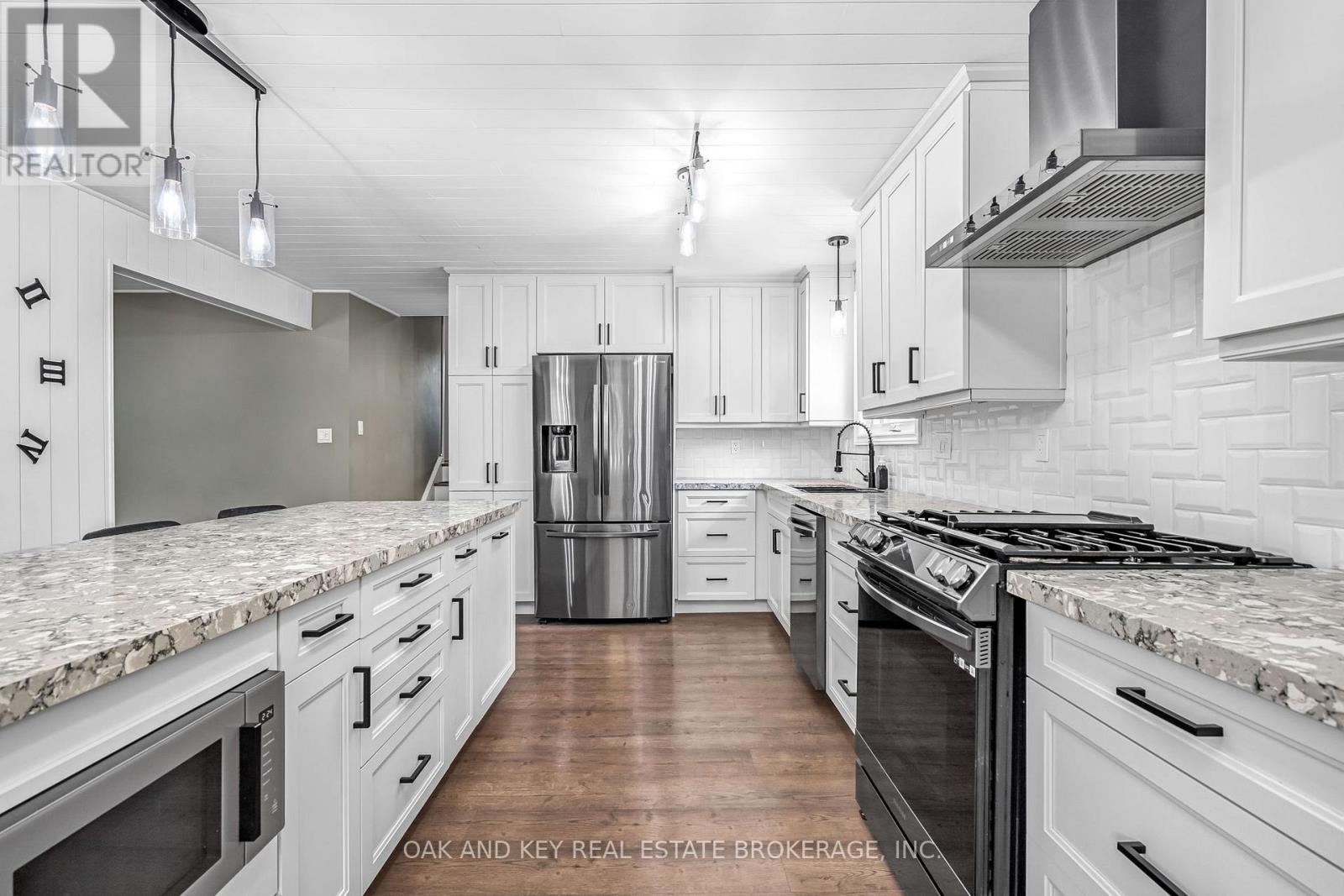 65 Southview Crescent, London South, Ontario  N6J 3L6 - Photo 10 - X12393603
