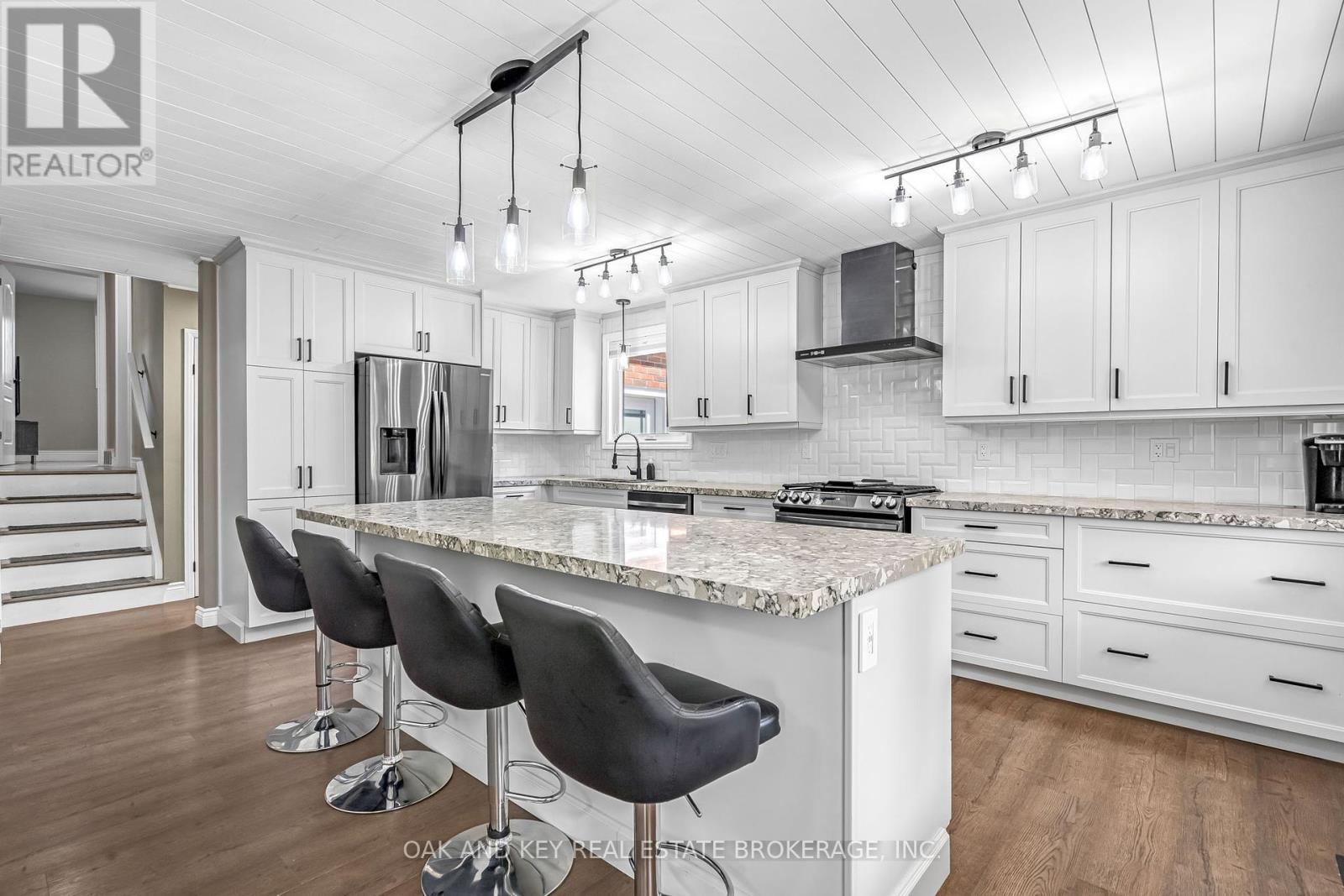 65 Southview Crescent, London South, Ontario  N6J 3L6 - Photo 11 - X12393603