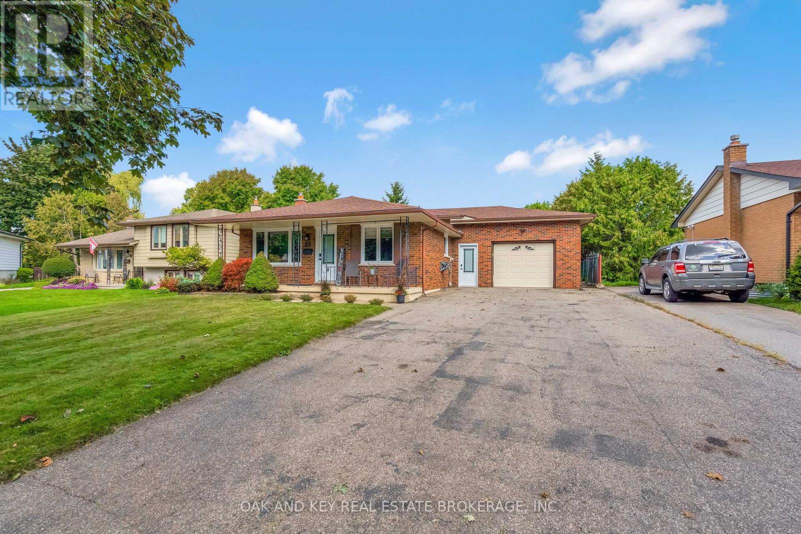 65 Southview Crescent, London South, Ontario  N6J 3L6 - Photo 2 - X12393603