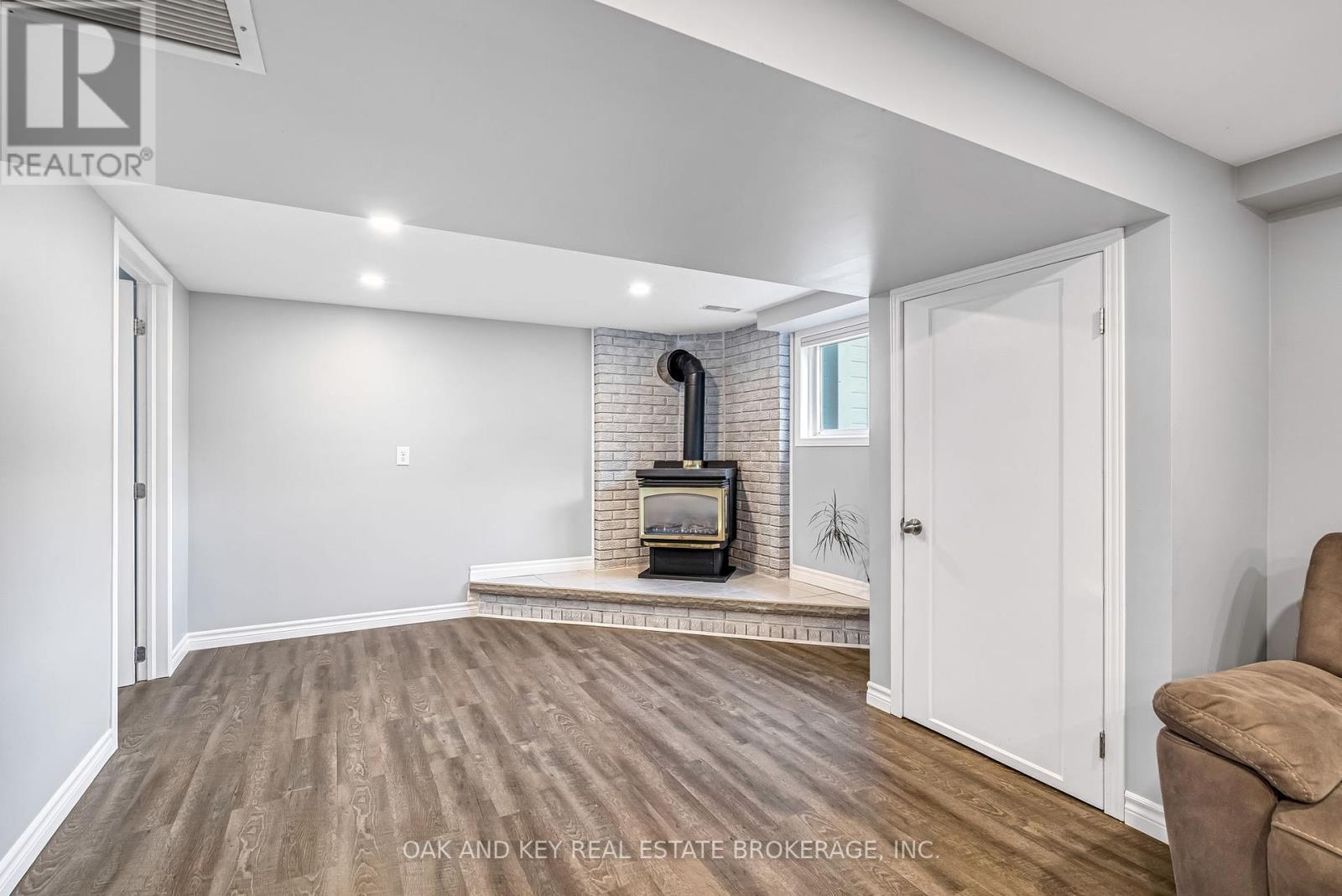 65 Southview Crescent, London South, Ontario  N6J 3L6 - Photo 25 - X12393603