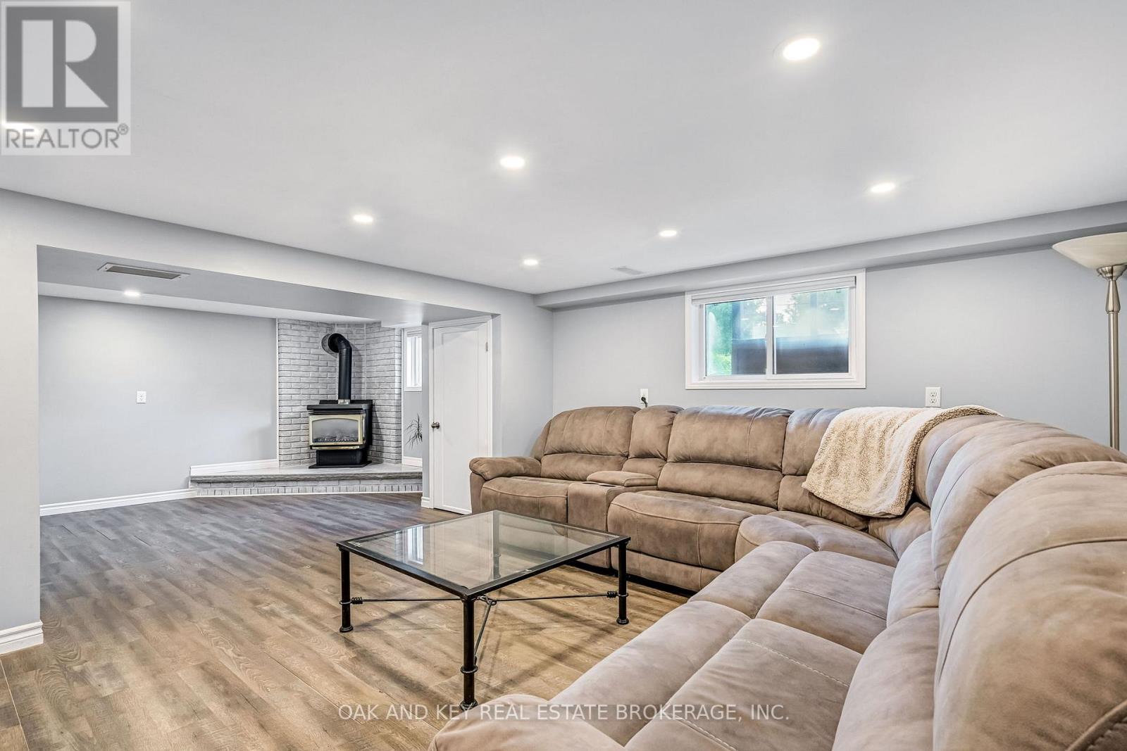 65 Southview Crescent, London South, Ontario  N6J 3L6 - Photo 27 - X12393603