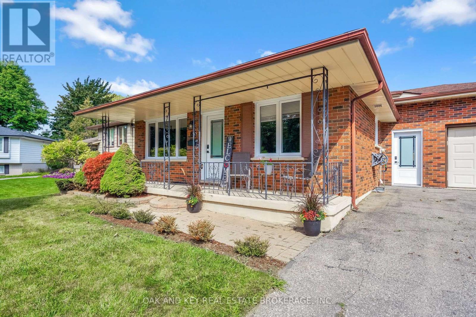 65 Southview Crescent, London South, Ontario  N6J 3L6 - Photo 3 - X12393603