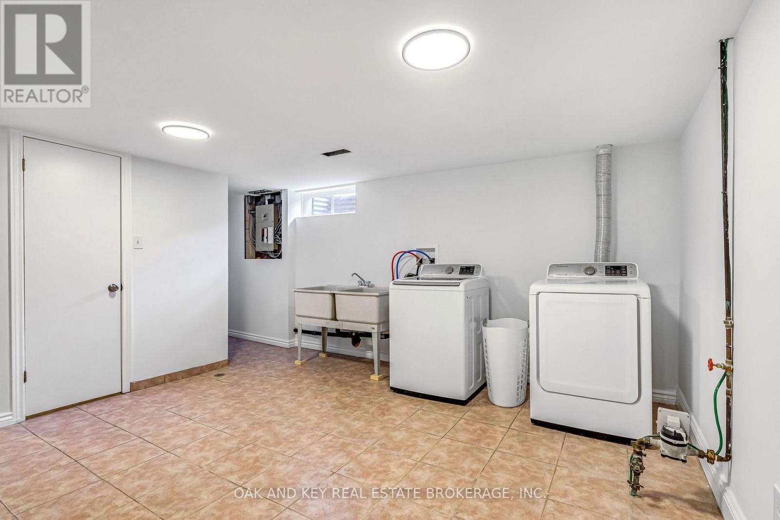 65 Southview Crescent, London South, Ontario  N6J 3L6 - Photo 32 - X12393603