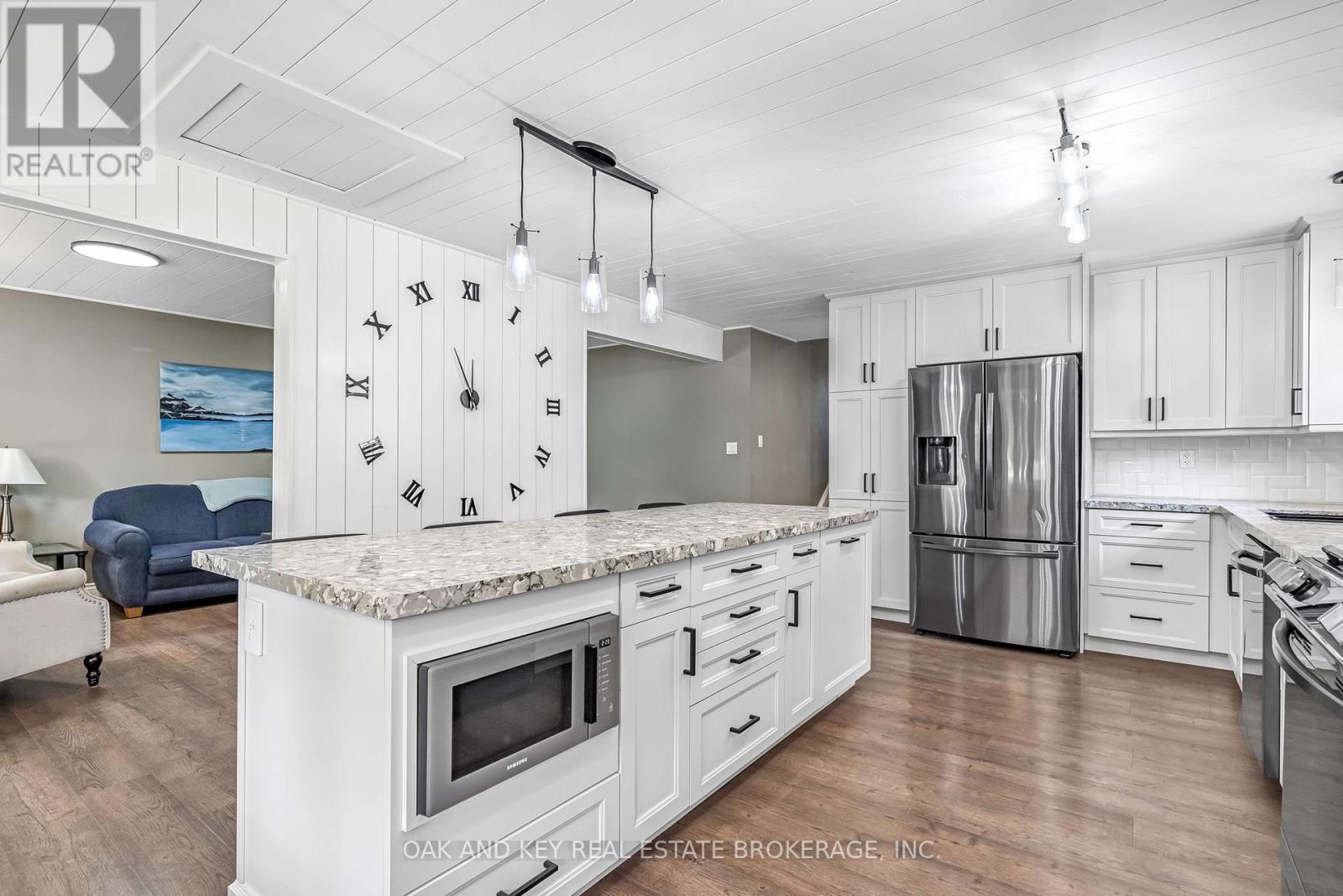 65 Southview Crescent, London South, Ontario  N6J 3L6 - Photo 7 - X12393603