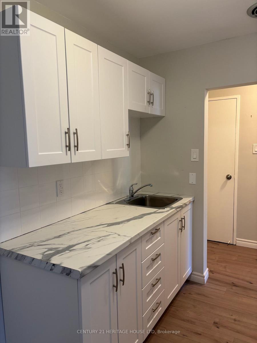 111 - 41 Parkside Drive, St. Thomas, Ontario  N5R 3V1 - Photo 3 - X12393706