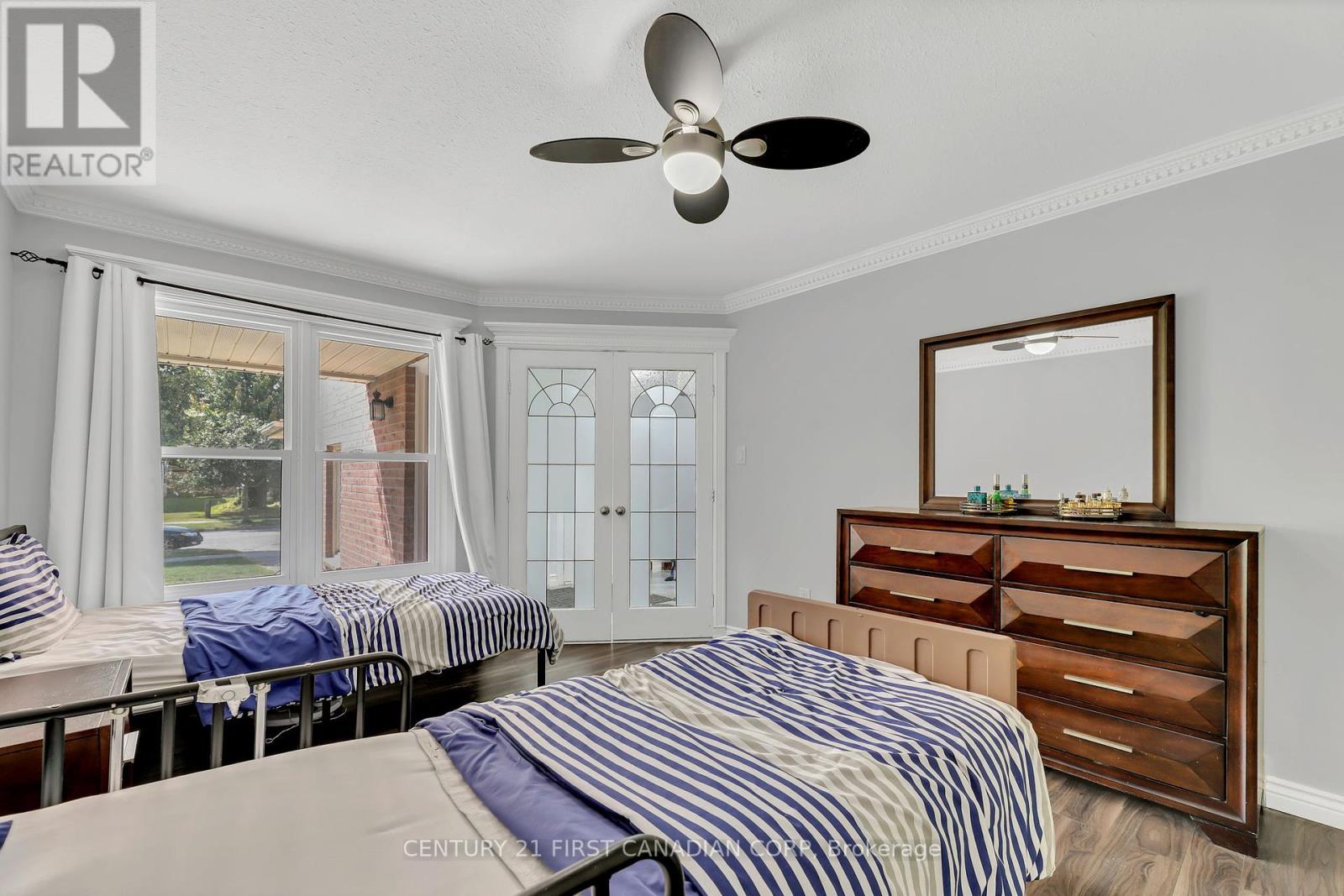 777 Guildwood Boulevard, London North, Ontario  N6H 5G2 - Photo 5 - X12393722