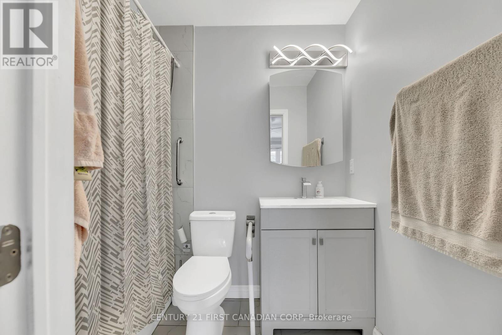 777 Guildwood Boulevard, London North, Ontario  N6H 5G2 - Photo 6 - X12393722